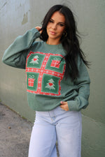 Load image into Gallery viewer, Knit Vintage Christmas | Heather Dark Green | Sweatshirt
